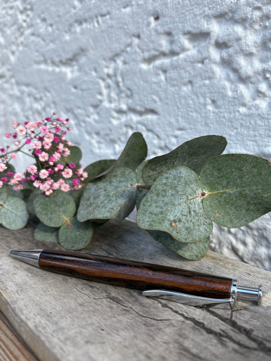 Wuida Hund (Abb.: Ziricote)